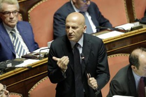 Augusto Minzolini in Senato durante l'esame del DDL sulle Riforme, Roma 23 Luglio 2014. ANSA/GIUSEPPE LAMI